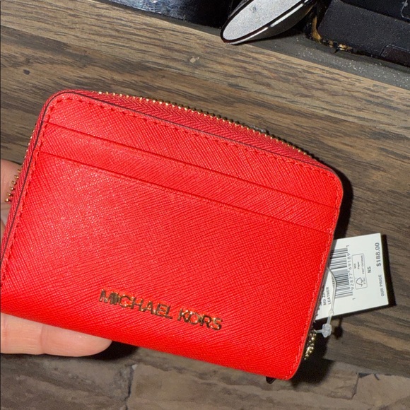 NWT Michael Kors Vibrant Red wallet Zip and Card Holder - Picture 1 of 9